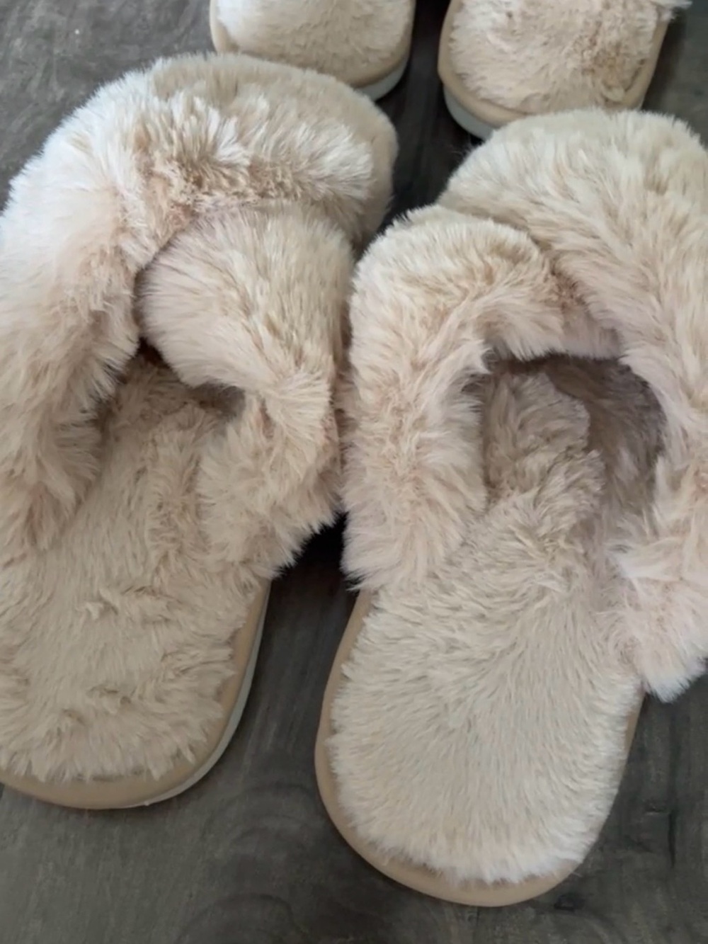 Plush Faux-Fur Slide Slippers - Cream
